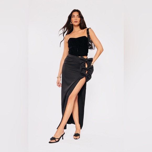 PrettyLittleThing Black Maxi Skirt with Bow Accents - Picture 1 of 3